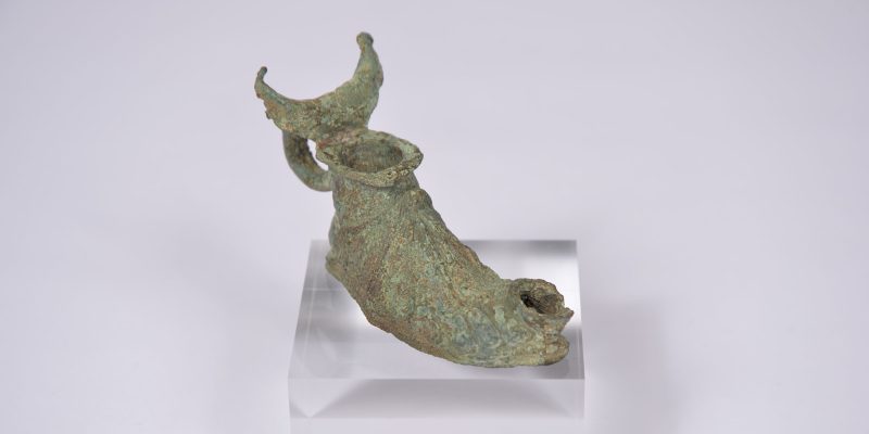 MH Museum Case2 Roman Foot Lamp Aspect Ratio 800 400