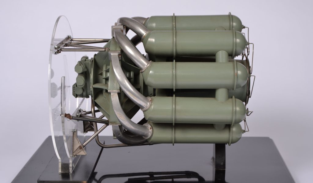 MH Museum Case1 Whittle Jet Engine Side View Aspect Ratio 1024 600