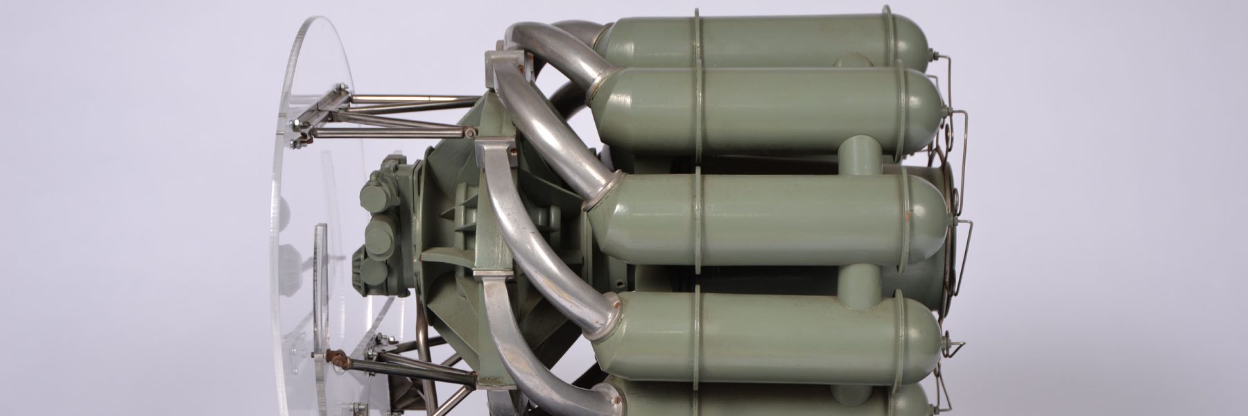 MH Museum Case1 Whittle Jet Engine Side View Aspect Ratio 1800 600