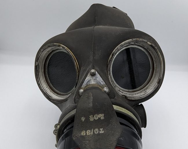 Gas Mask 1 Aspect Ratio 650 517