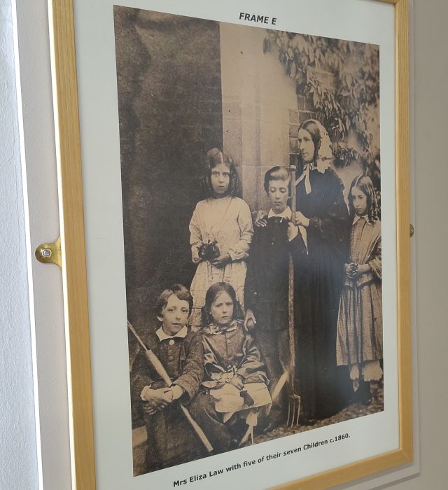 Law Display Scaled Aspect Ratio 640 700