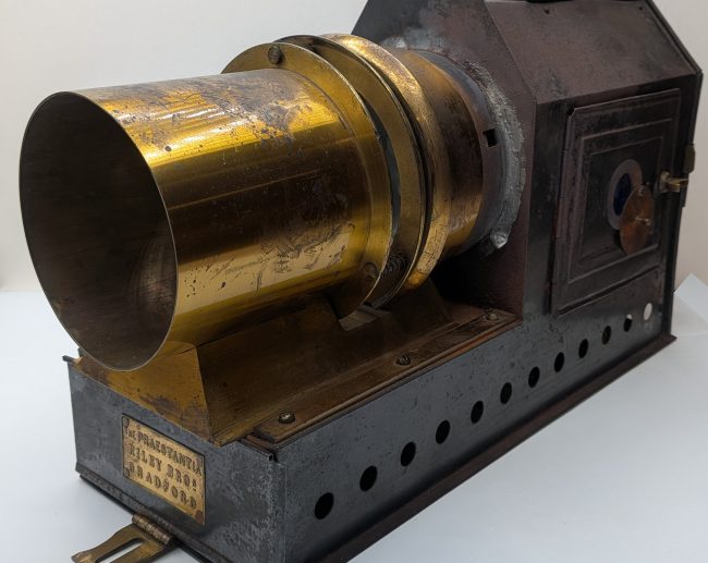 Lantern Slide Projector Aspect Ratio 650 517